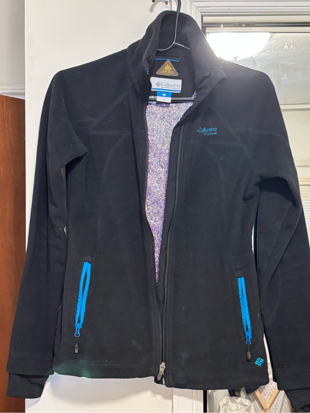 Columbia Black Fleece Jacket with Bright Blue Accents Omni-heat warmth